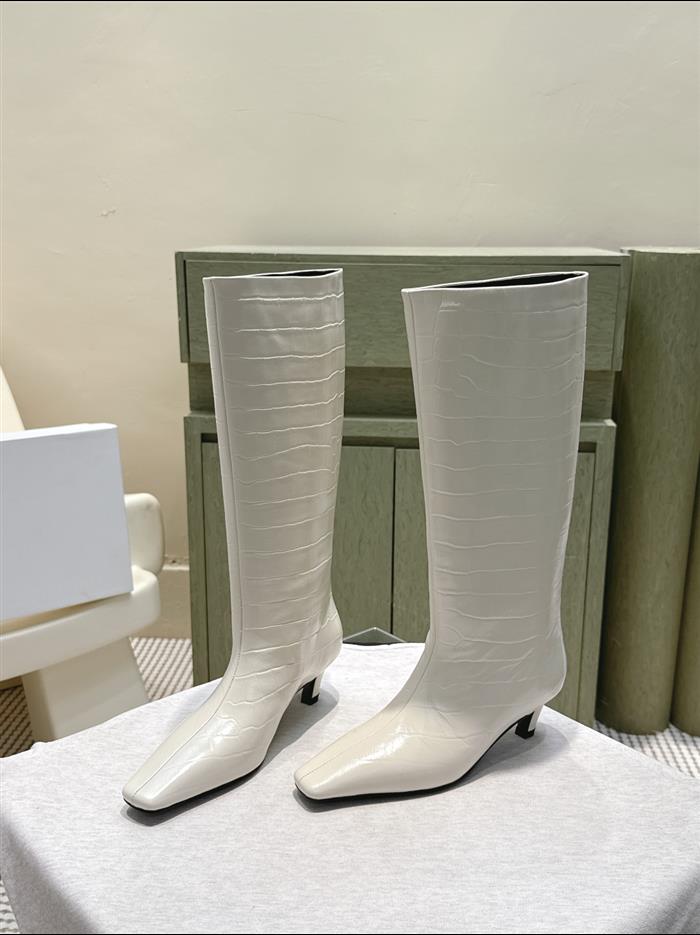 20251128174411180 460